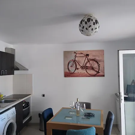 Апартаменты Rdc Avec Terrasse Et Parking Prive