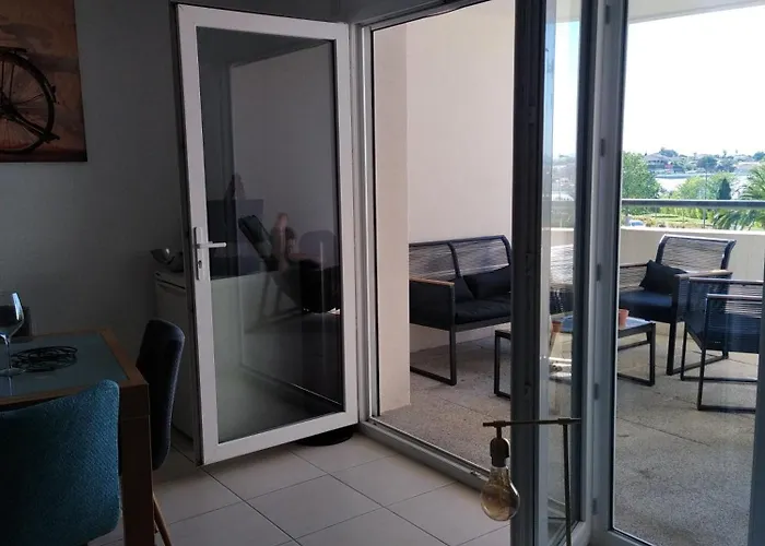 Rdc Avec Terrasse Et Parking Privé