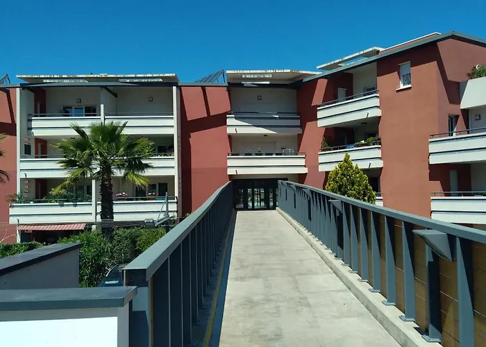 Rdc Avec Terrasse Et Parking Privé Agde