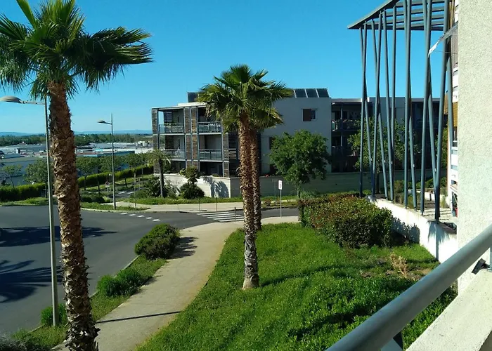 Appartement Rdc Avec Terrasse Et Parking Privé *