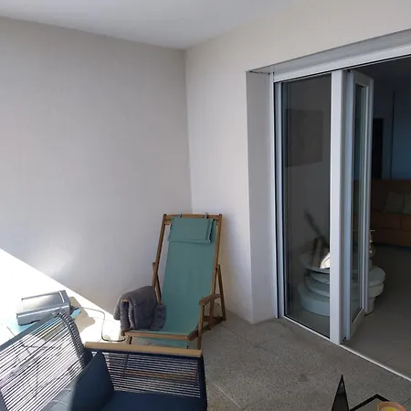 Appartement Rdc Avec Terrasse Et Parking Prive *