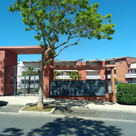 Rdc Avec Terrasse Et Parking Prive Апартаменти