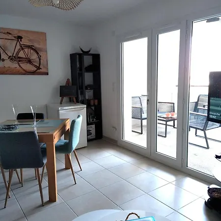 Rdc Avec Terrasse Et Parking Prive Апартаменти