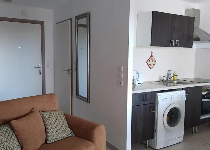 Rdc Avec Terrasse Et Parking Prive Апартаменти