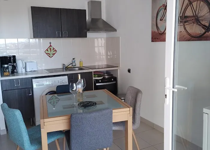 Rdc Avec Terrasse Et Parking Prive Апартаменти *