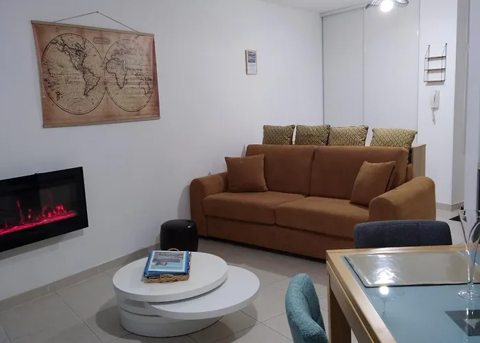 Rdc Avec Terrasse Et Parking Prive