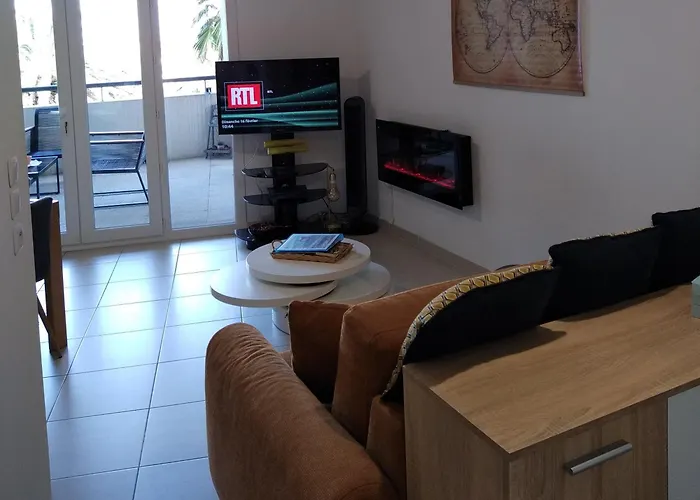 Rdc Avec Terrasse Et Parking Prive Апартаменти *